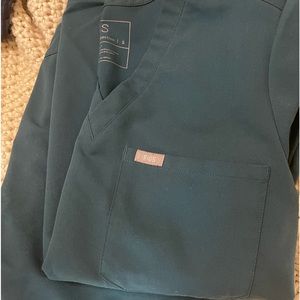 FIGS blue/turquoise scrubs sold together. Single pocket top, kade bottoms